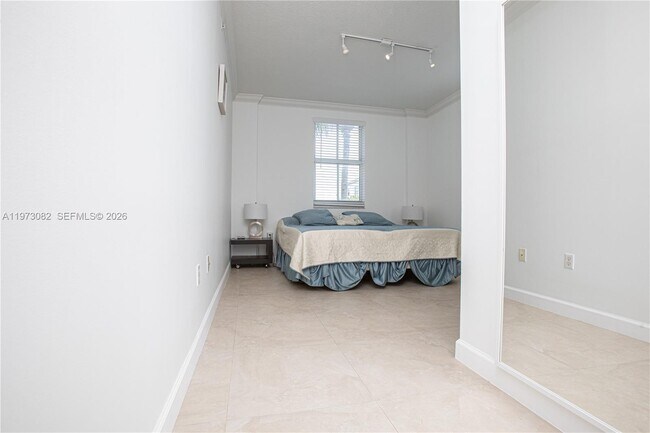 Building Photo - 9172 Collins Ave