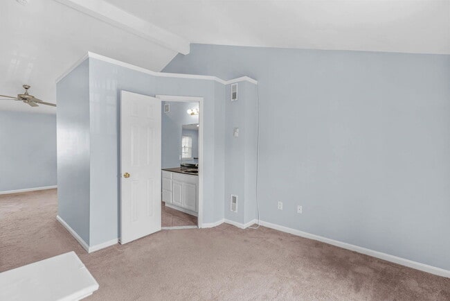 Building Photo - 813 N Lawrence St