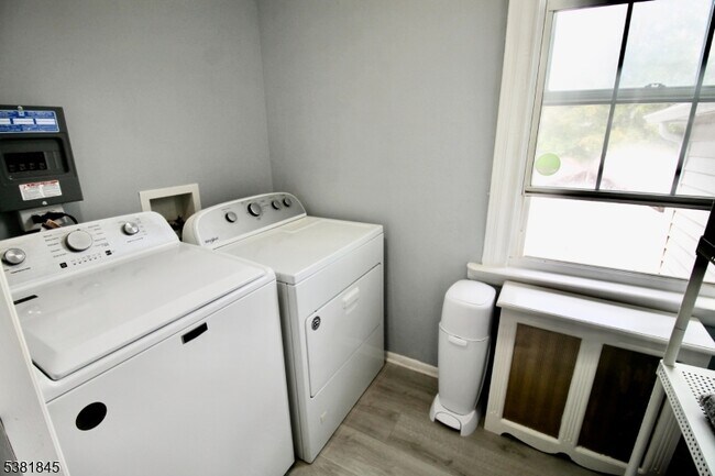 Building Photo - 22 Rockland Terrace