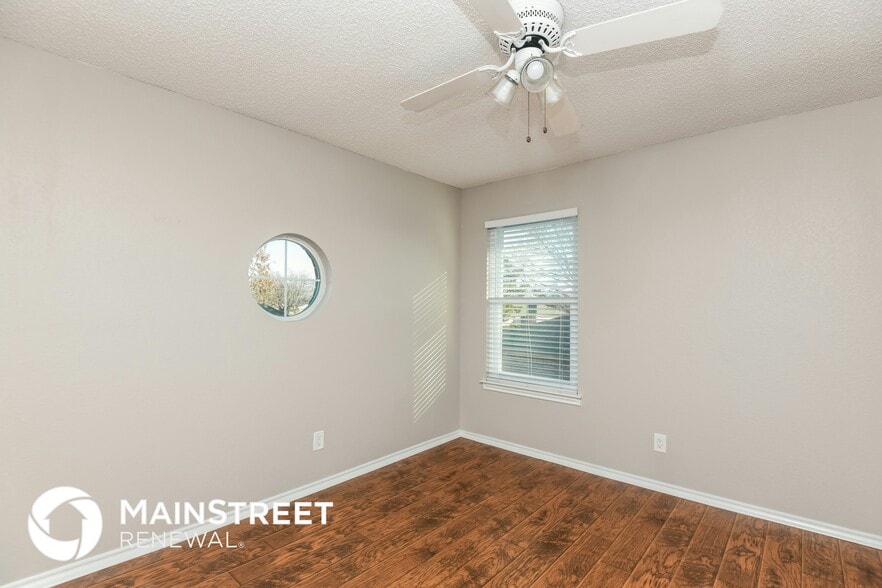 Building Photo - 3813 Clear Brook Cir