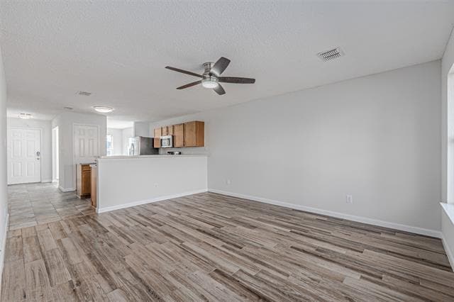Building Photo - 1013 Post Oak Trail
