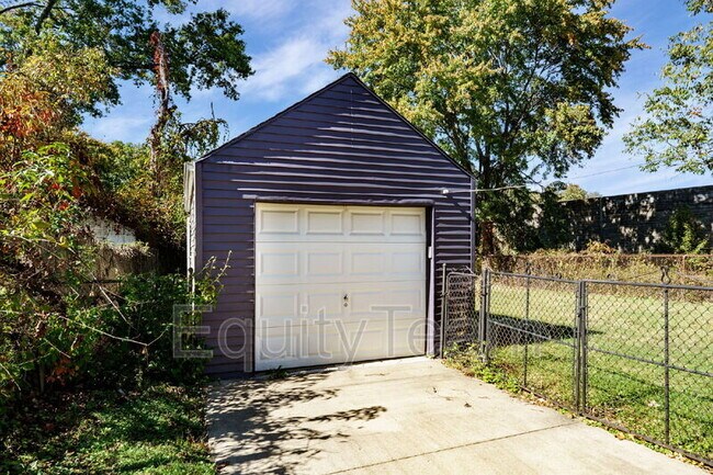 Building Photo - 6949 Marbev Dr