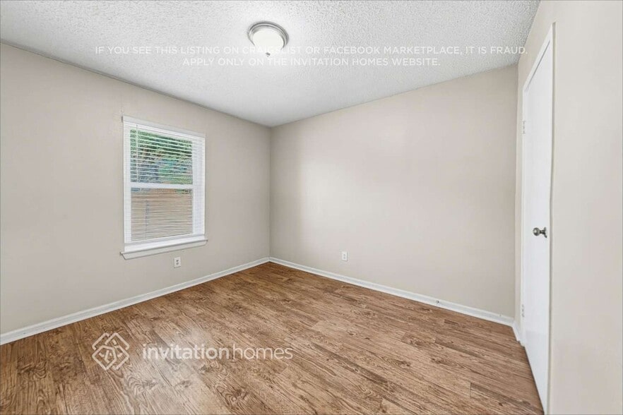 Building Photo - 5345 Colonial Dr