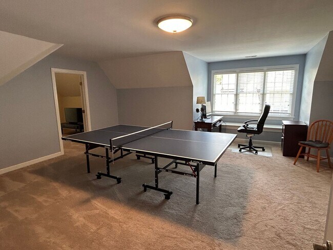 Building Photo - 4 Bed | 2.5 Bath House in Morrisville with...