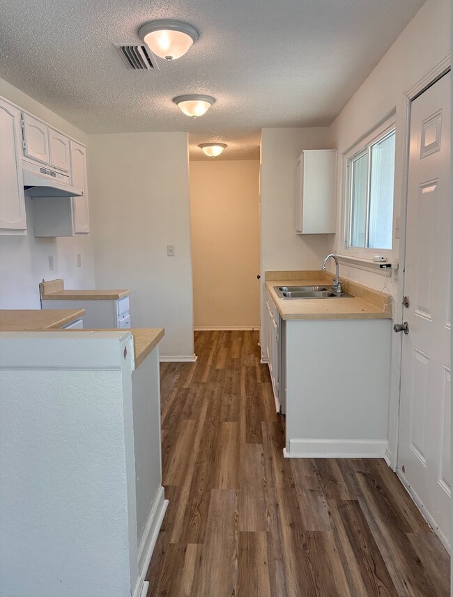 Building Photo - 939 Carom Way