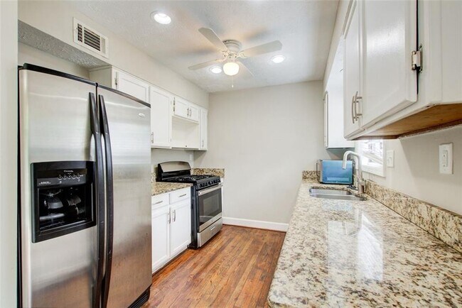 Building Photo - 1301 Parkaire Crossing