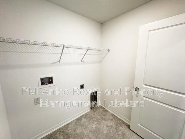 Building Photo - 645 Bell Prairie Cir