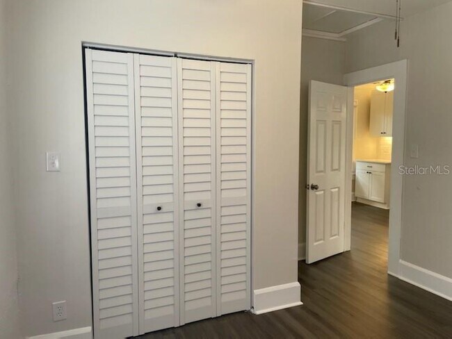 Building Photo - 3734 Burlington Ave N