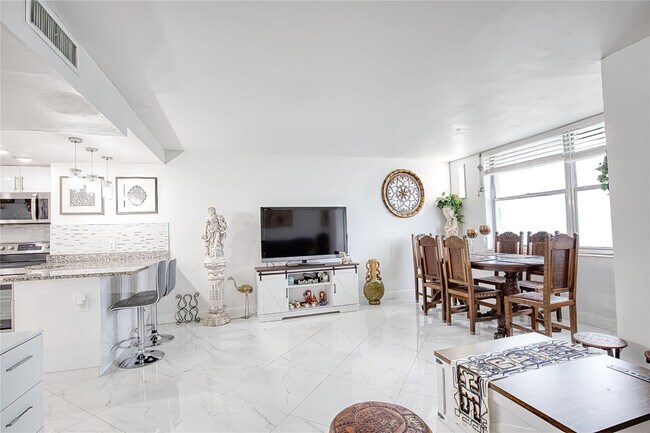 Building Photo - 111 Briny Ave