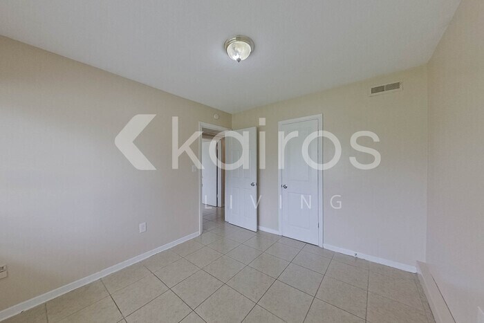 Building Photo - 2441 Healy Dr