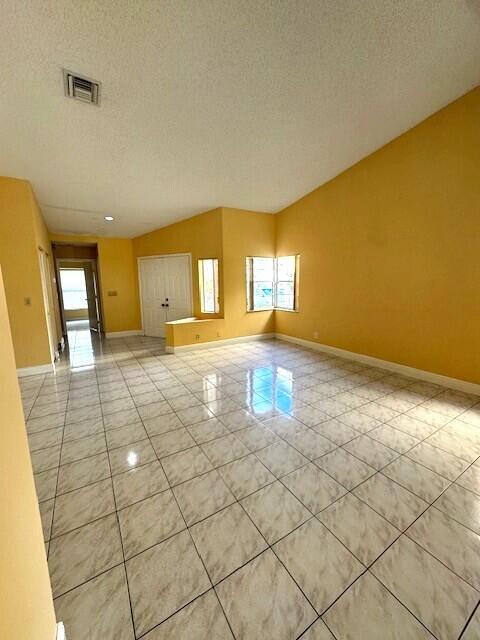 Building Photo - 10020 Country Brook Rd