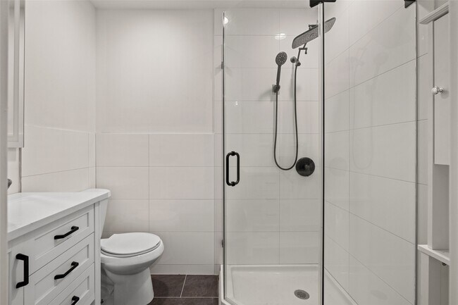 Building Photo - 909 Silber Rd