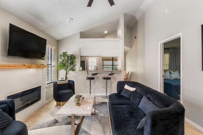 Building Photo - 408 Sycamore Ln