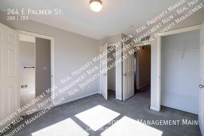 Building Photo - 264 E Palmer St