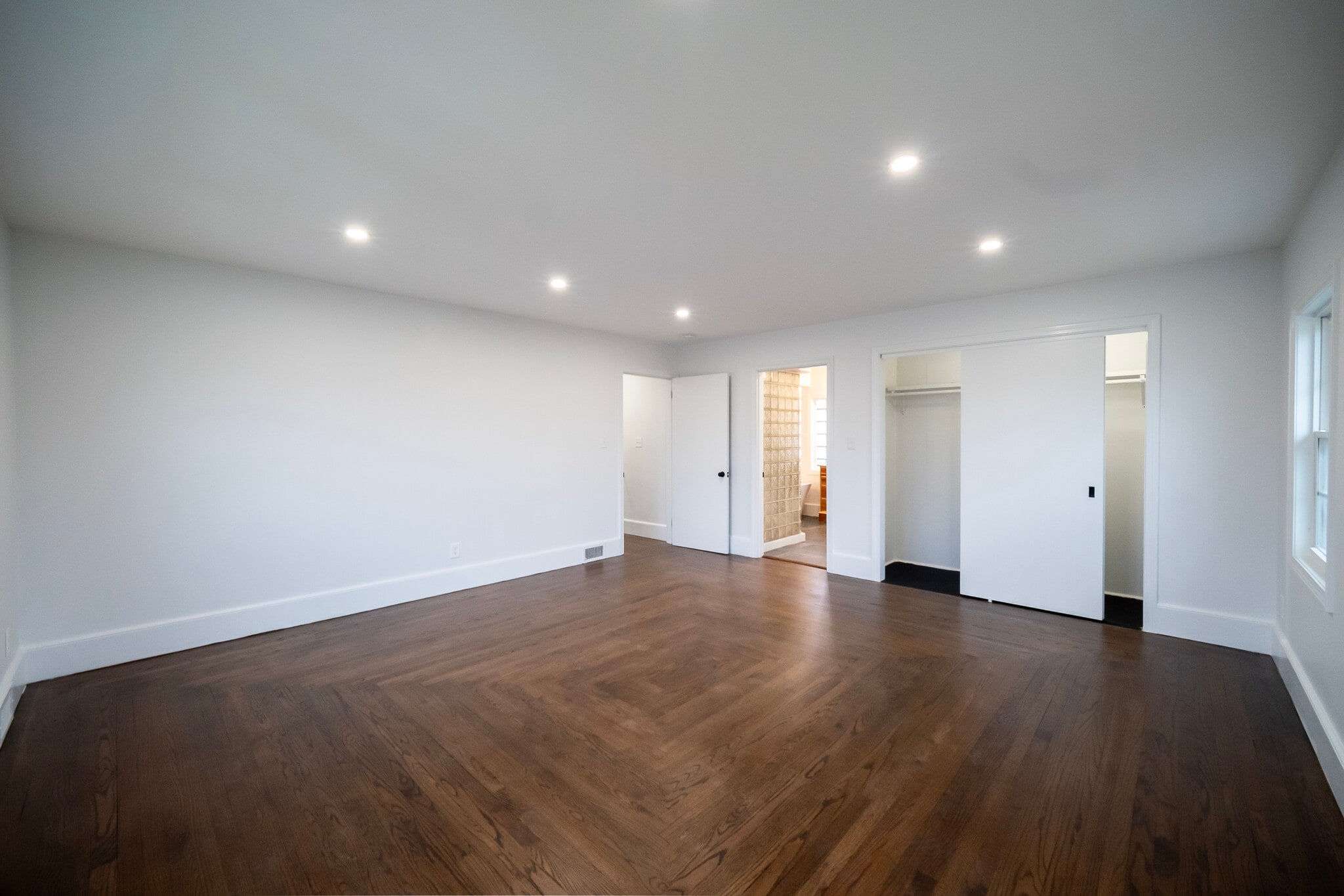 Building Photo - 10 Wampanoag Trl