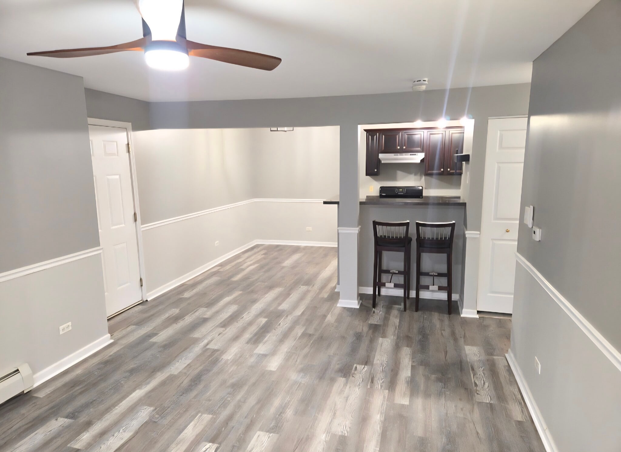 Dining area/desk - 213 E Liberty St