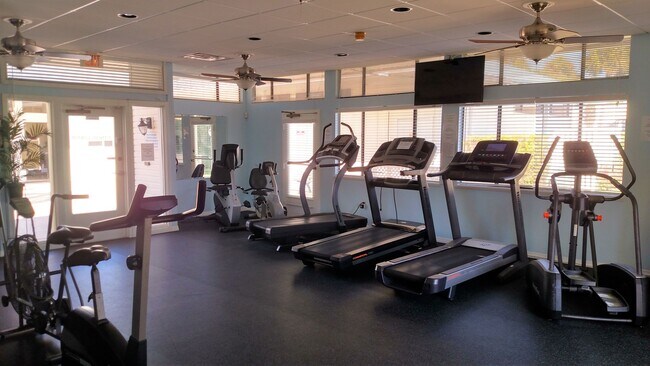 Building Photo - Seasonal Short-Term Single-Family Home located in Meadow Run at Jacaranda!