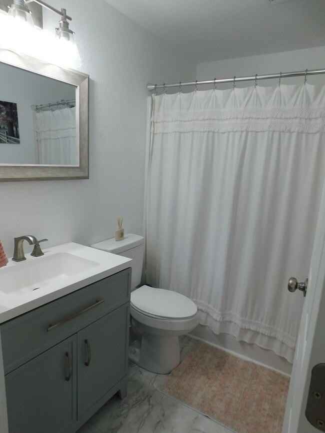 Building Photo - 3 bedroom 2 bath in Elizabeth City