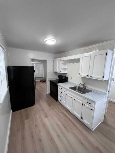 Building Photo - 1748 W 15th St