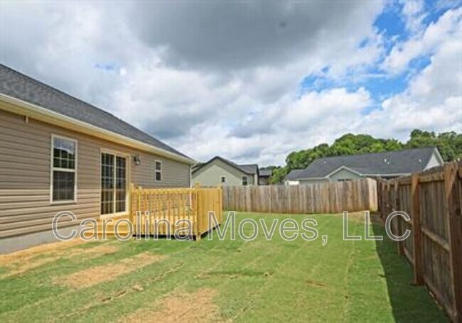 Building Photo - 105 Lockeland Park Dr