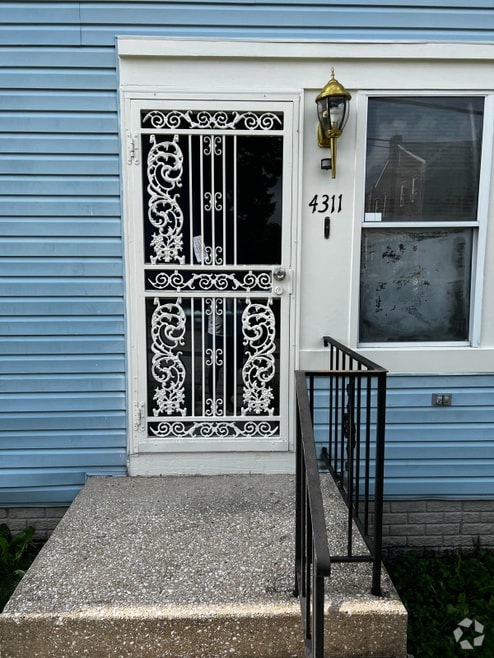 Building Photo - 4311 Davis Ave