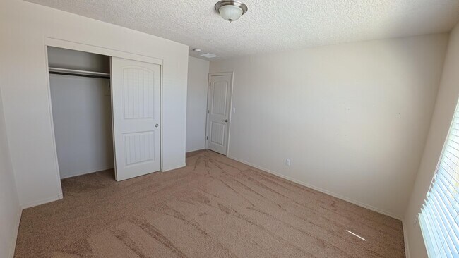 Building Photo - 17 Parador Ct