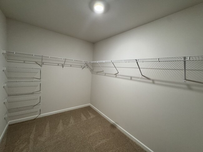 Building Photo - ***** $200 OFF FIRST MONTH RENT *****