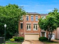 Building Photo - 11426 Summer House Ct