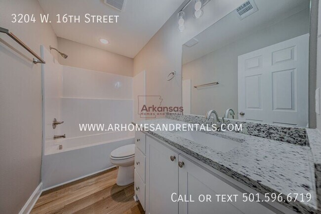 Building Photo - 3204 W 16th St