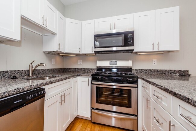 Building Photo - 218 Ashmont St