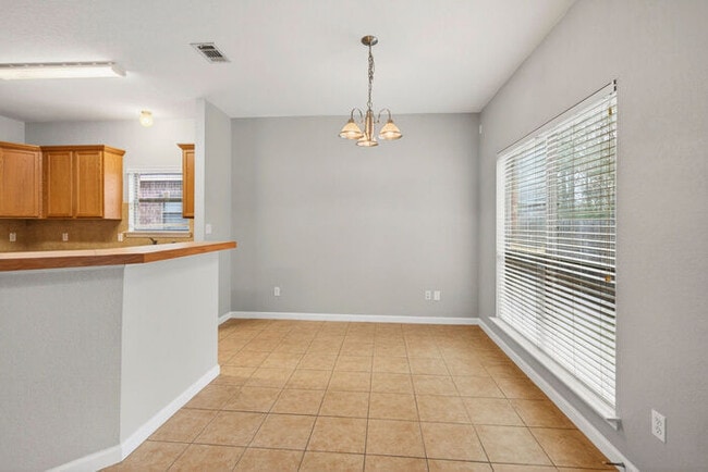 Building Photo - 10277 English Manor Dr