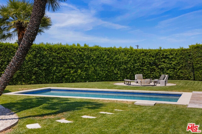 Building Photo - 2611 Range Rd