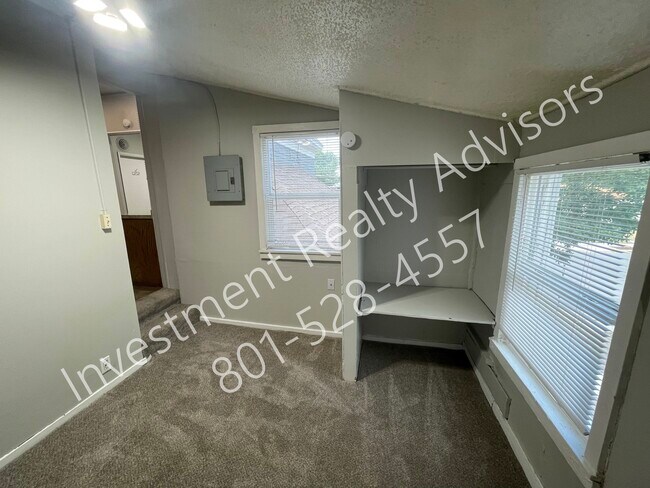 Building Photo - 403 E 2700 S