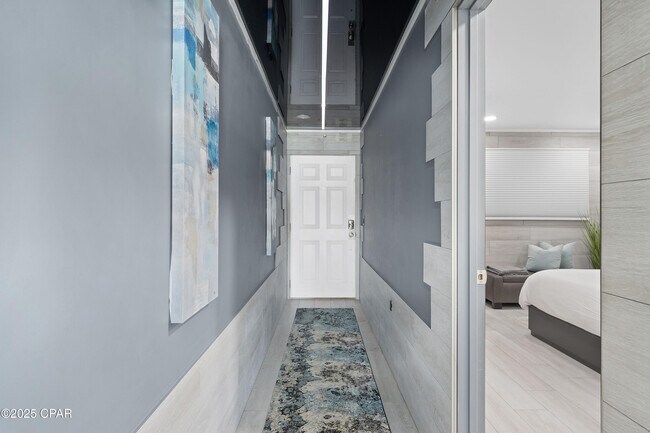 Building Photo - 8743 Thomas Dr