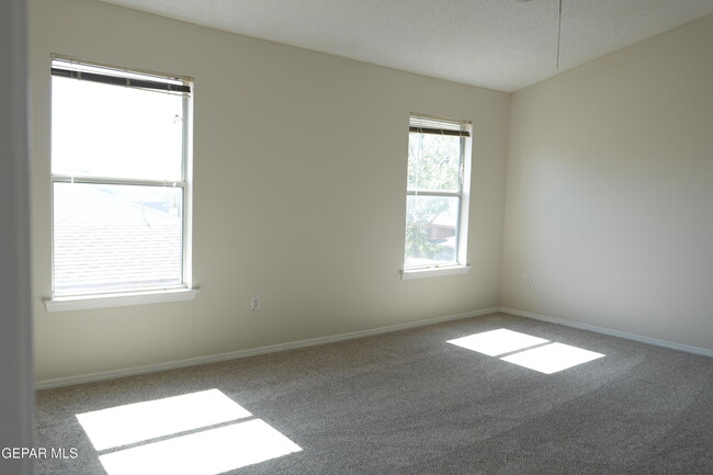Building Photo - 661 Paseo Sereno Dr