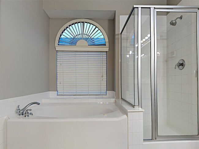Building Photo - 16539 Mesa Point Dr