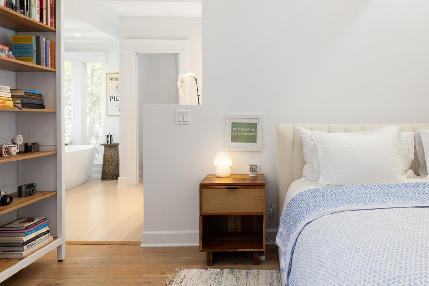 Building Photo - 241 Windward Ave