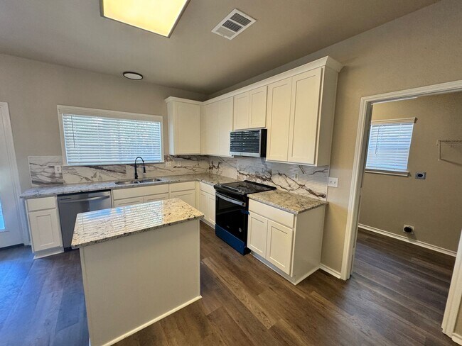 Building Photo - Move-In Ready Family Home in North San Antonio