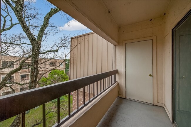 Building Photo - 2211 S Braeswood Blvd