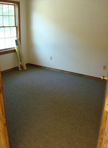 Bedroom - 71 Center Rd