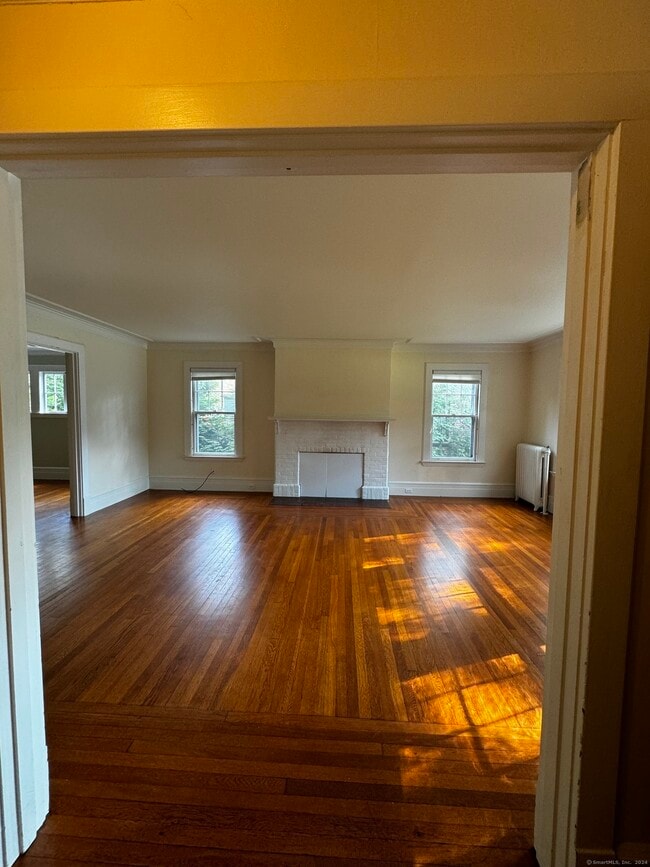 Building Photo - 809 Whitney Ave