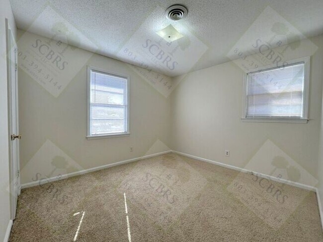 Building Photo - St. Andrews 4 Bedroom, 2 Bath Home