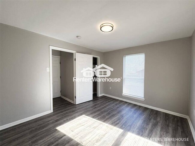 Building Photo - 6915 1/2 Avenue L-