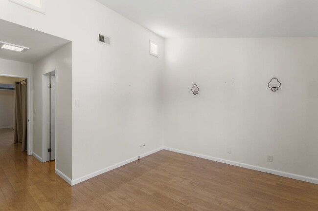 Building Photo - "Experience Perfection: Your Ideal Lifesty...