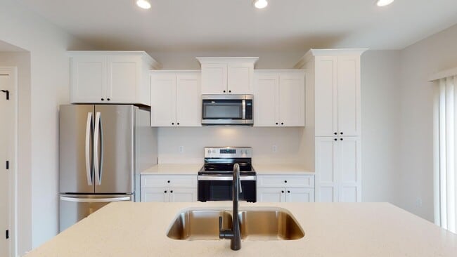 Building Photo - 908 Willow Pl