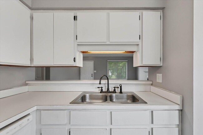 Building Photo - 91 Grassmire Dr