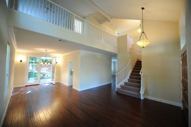 Building Photo - 1168 Beelard Dr