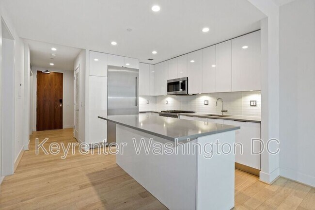 Building Photo - 45 Sutton Square SW