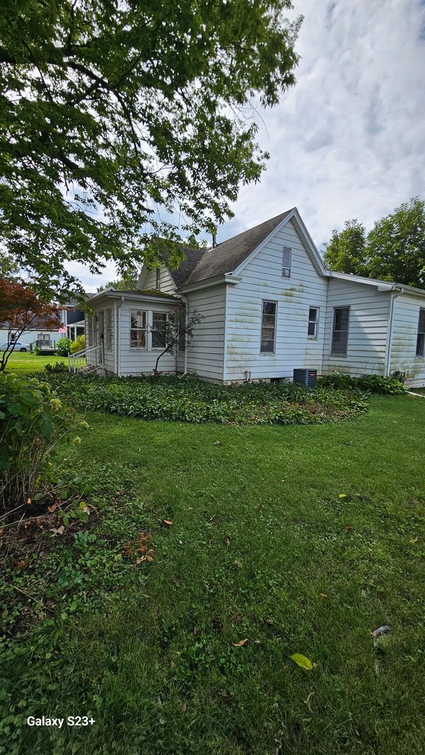 Building Photo - Spacious 2bdrm in Minier