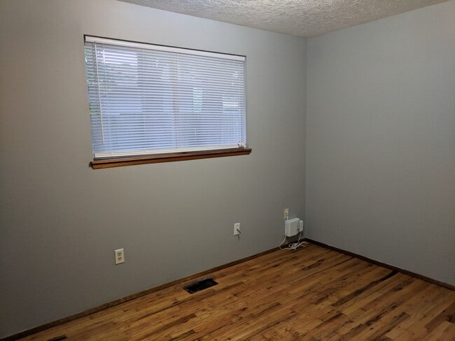 Building Photo - 3 bedroom Ranch style Home near Gresham